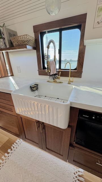 Farmhouse sink and gold fixtures