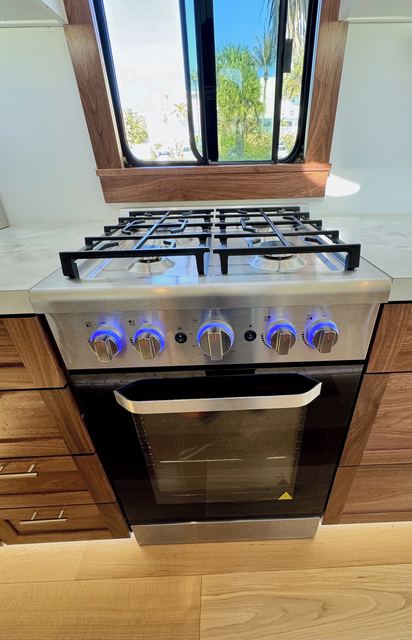 24-inch freestanding propane range